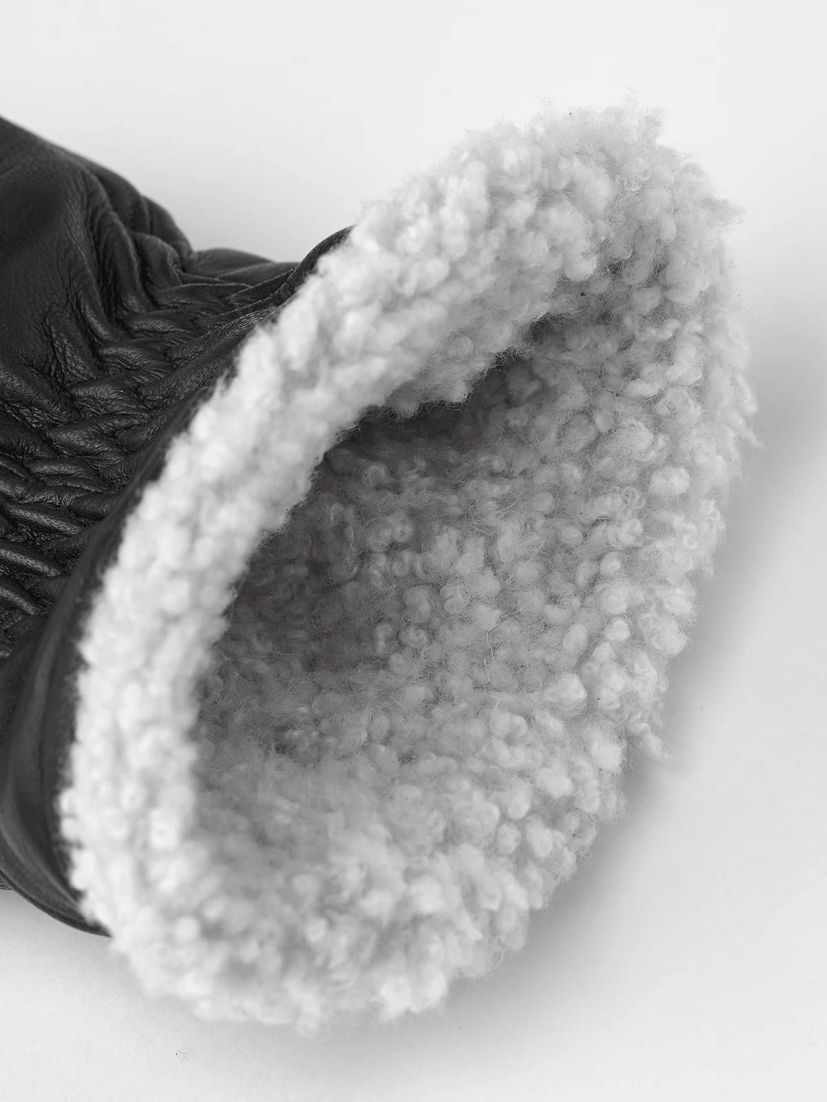 Hestra Kathryn - Black 7 Hestra Kathryn - Black - Image 5