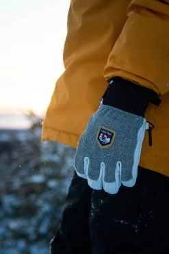 Hestra Army Leather Patrol Jr. 5-finger - Light Grey -Hestra Store 551 8b10715684 army leather patrol jr 1 original