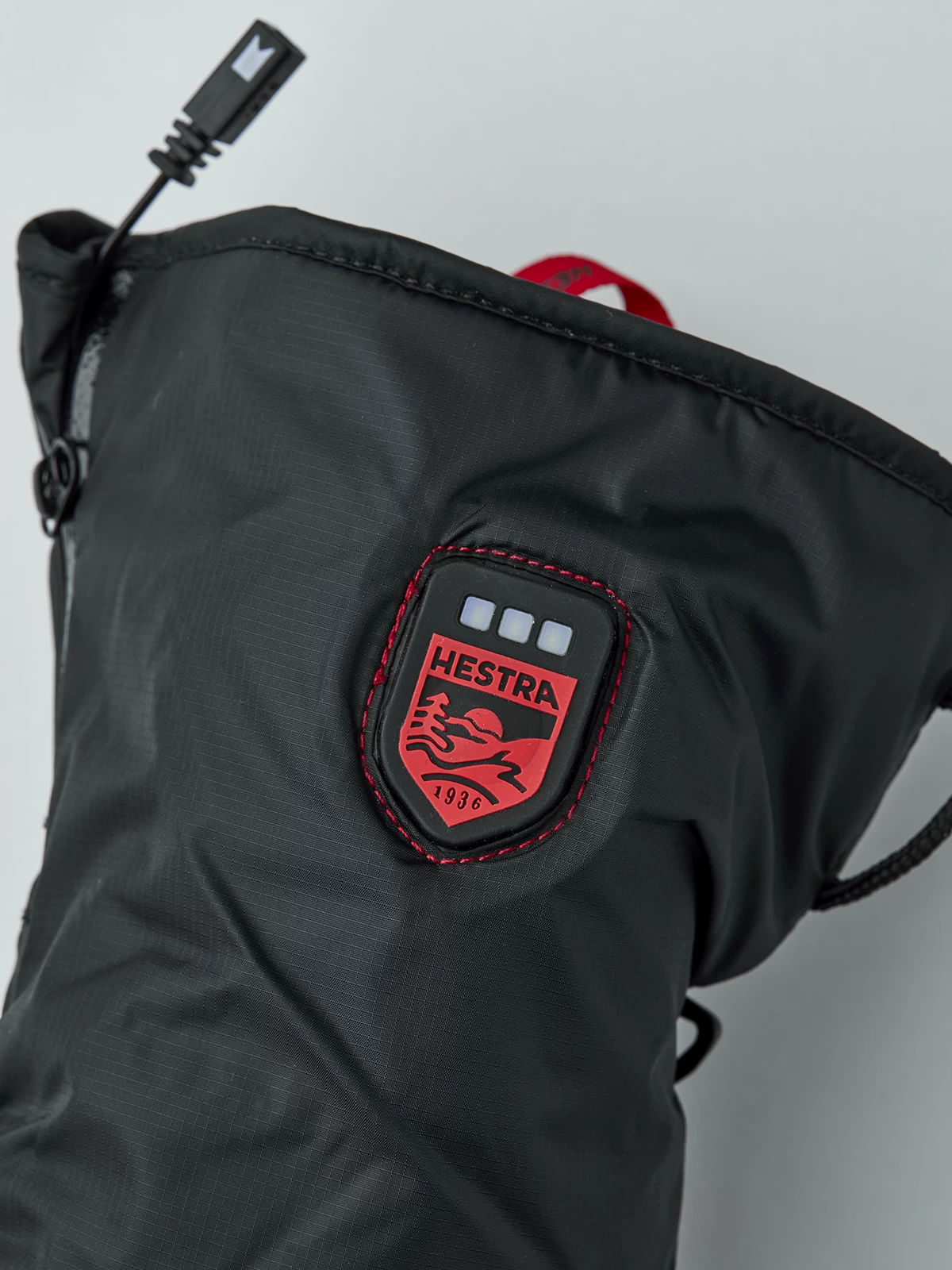 Hestra Heated Liner 5-finger - Black 4 Hestra Heated Liner 5-finger - Black - Image 2