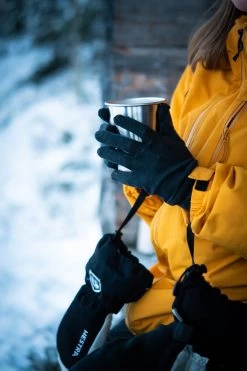 Hestra Merino Wool Liner Active 5-finger - Charcoal 8 Hestra Merino Wool Liner Active 5-finger - Charcoal -Hestra Store 592 8cbc334a0d liner barn 4 original