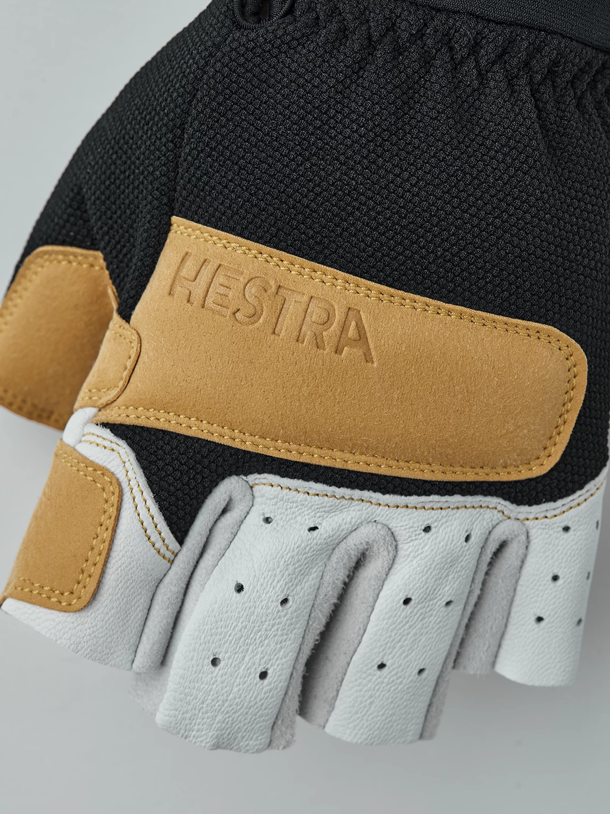 Hestra Climbers Short 5-finger - Offwhite & Black 5 Hestra Climbers Short 5-finger - Offwhite & Black - Image 3
