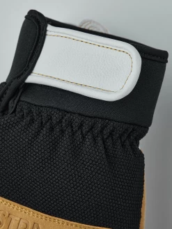 Hestra Climbers Short 5-finger - Offwhite & Black 11 Hestra Climbers Short 5-finger - Offwhite & Black -Hestra Store 700 f886687917 31960 020100 5 original