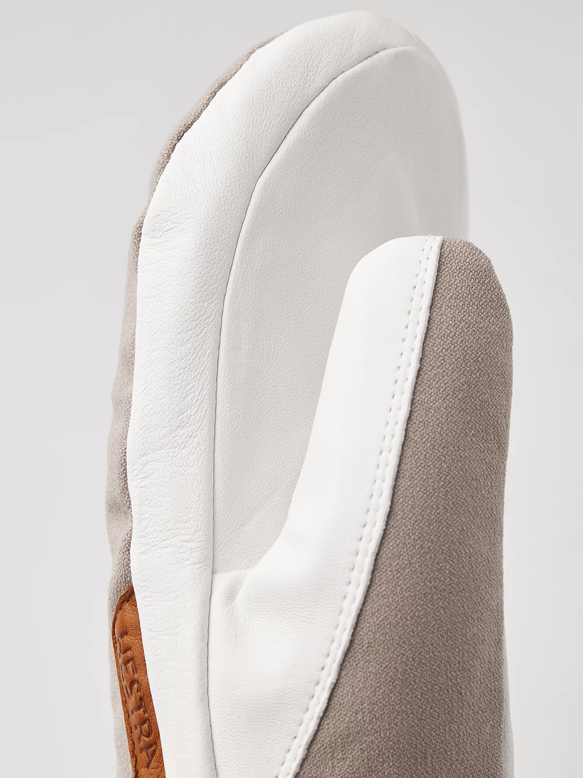 Hestra CZone Primaloft Inverno Mitt - Beige 4 Hestra CZone Primaloft Inverno Mitt - Beige - Image 2