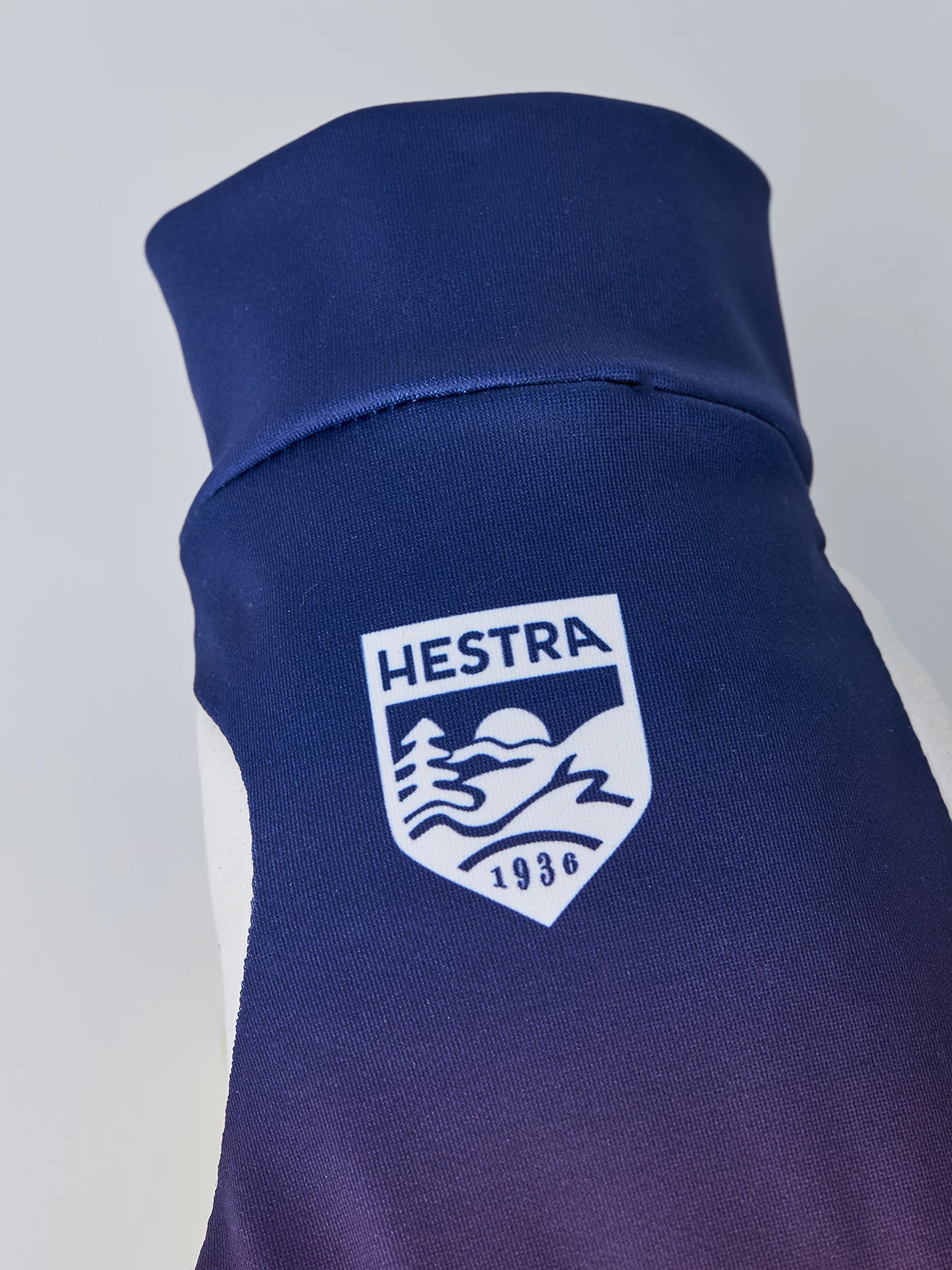 Hestra Infinium Momentum 5-finger - Navy 4 Hestra Infinium Momentum 5-finger - Navy - Image 2