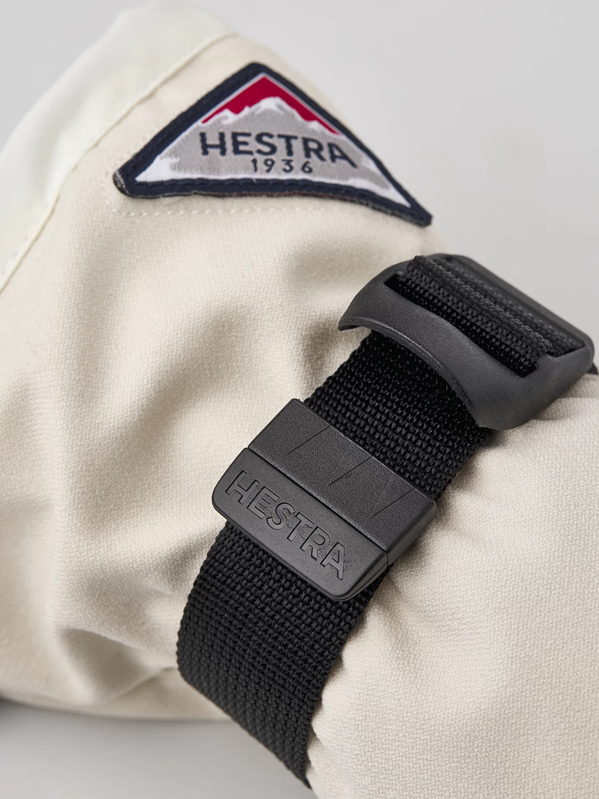 Hestra Powder Gauntlet 3-finger - Offwhite 5 Hestra Powder Gauntlet 3-finger - Offwhite - Image 3