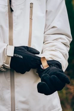 Hestra CZone Pluto Jr 5-finger - Black -Hestra Store 870 8659ab074d czone pluto jr 4 original