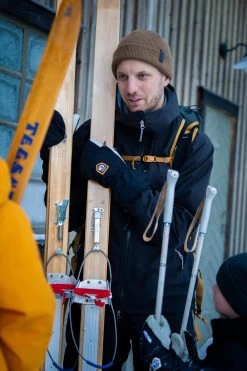 Hestra Army Leather Altitude Mitt - Black -Hestra Store 874 610b98e229 army leather altitude 26 original